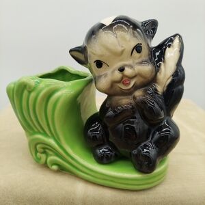 Baby Skunk Shawnee USA Planter Vase 512 OOAK Vintage Decor Black Green Kitschy